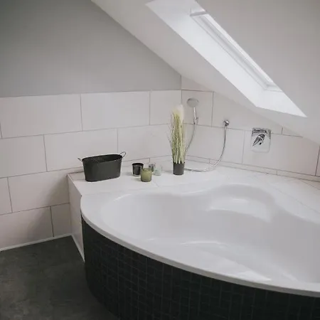 Uljana Apartment *