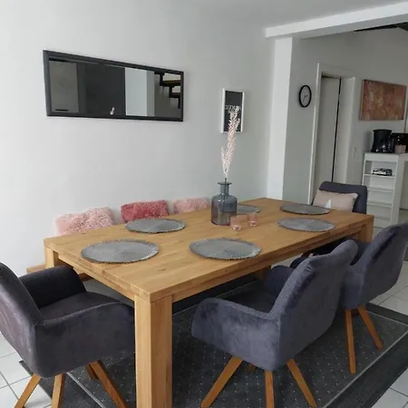 Uljana Apartment *